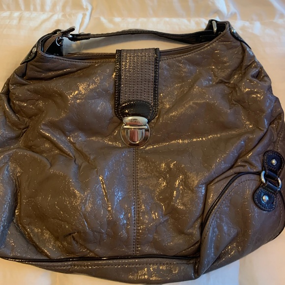 Guess - Picture 1 of 2